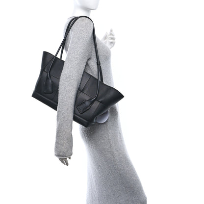 Bottega Veneta Grained Calfskin Maxi Intrecciato Medium Arco Black 2 of 11