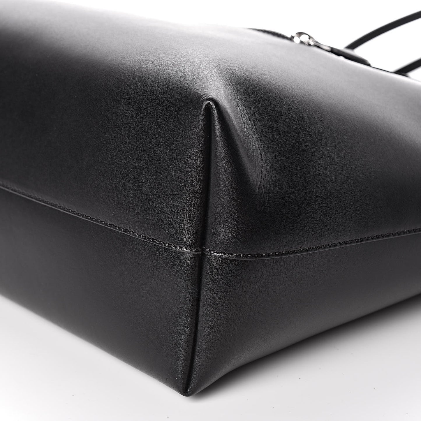 Vitello Liberty Lucido Metal Monster Eyes Medium Roll Tote Black