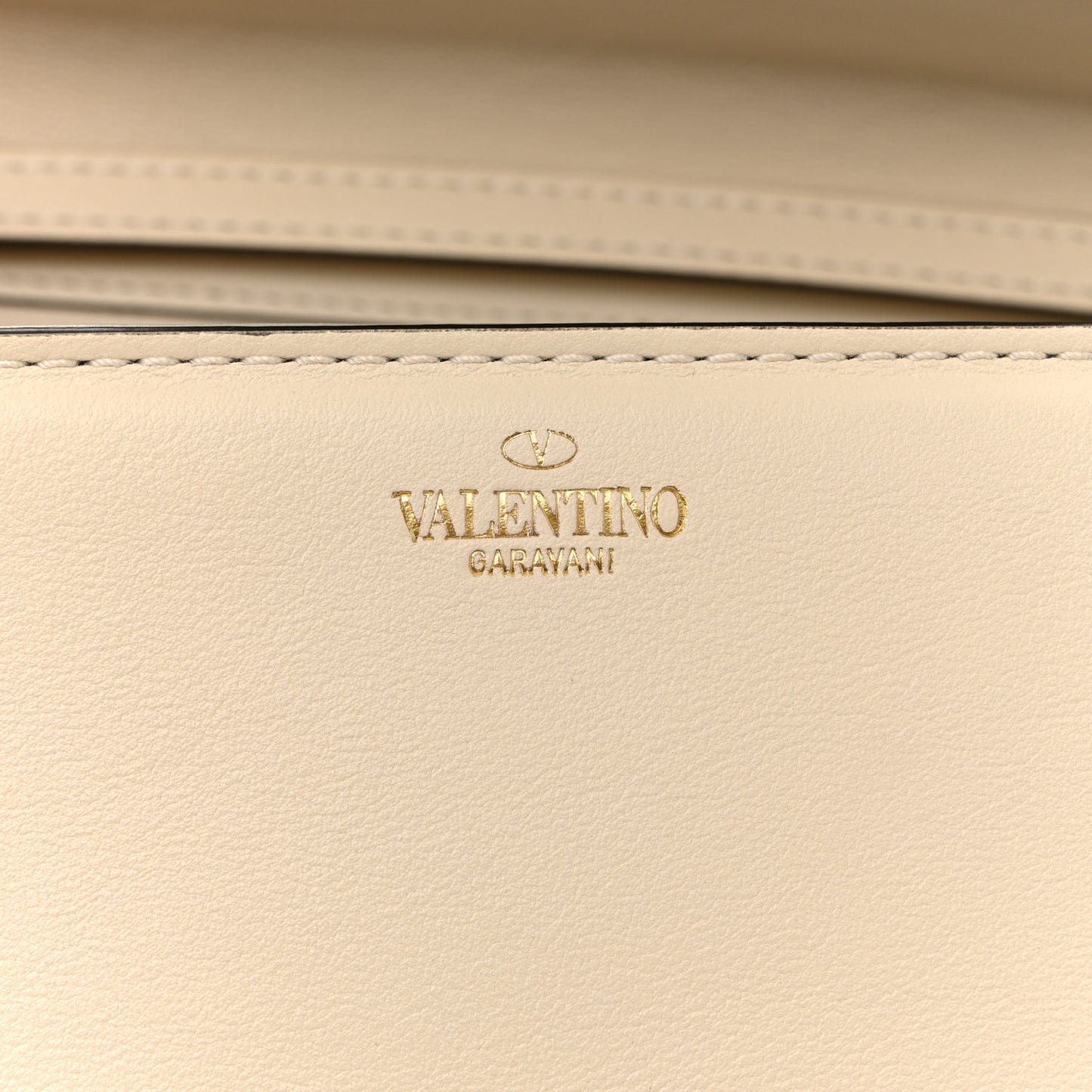 Calfskin Vlogo Loco Shoulder Bag Light Ivory