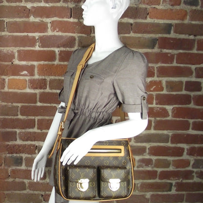Louis Vuitton Monogram Hudson GM 2 of 9