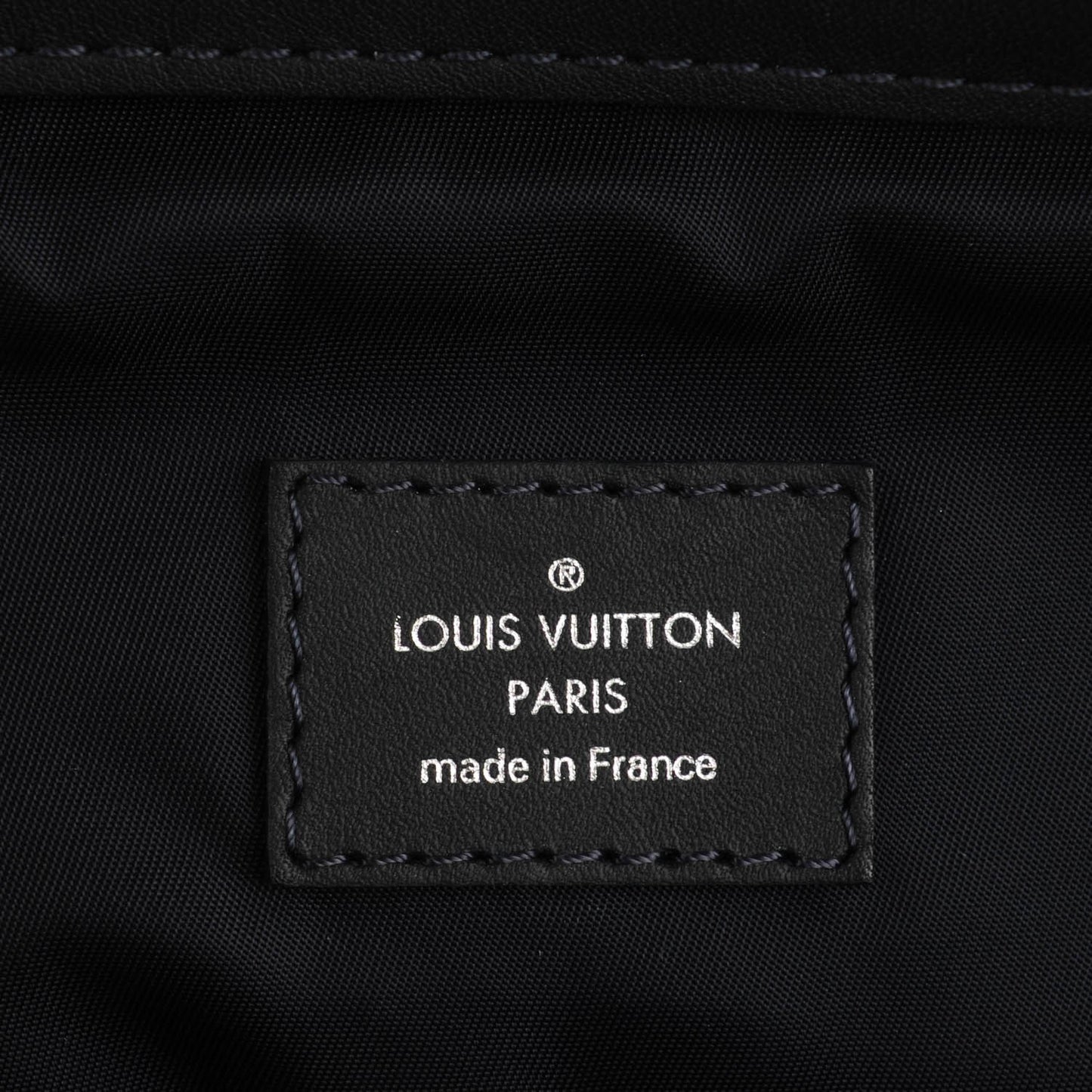 Calfskin Cross V Messenger Navy