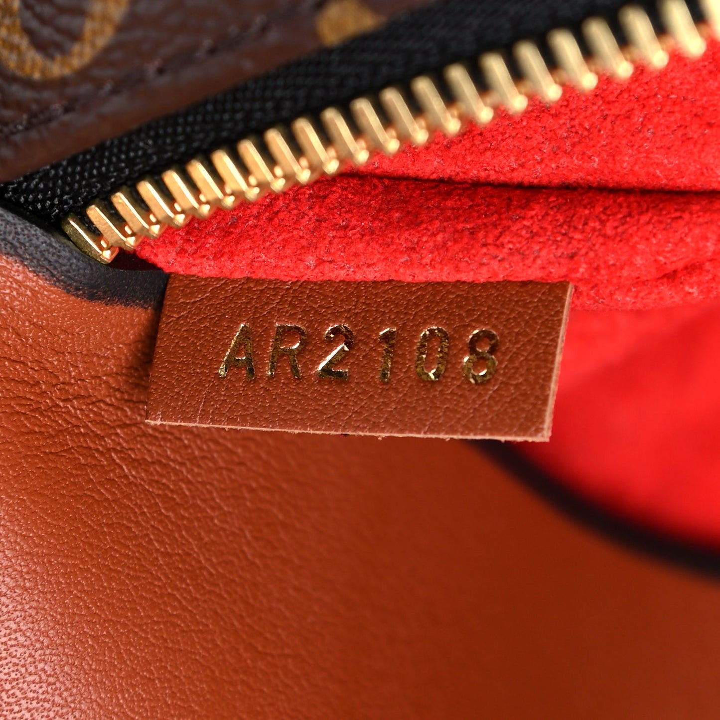 Monogram Tuileries Besace Caramel Rouge