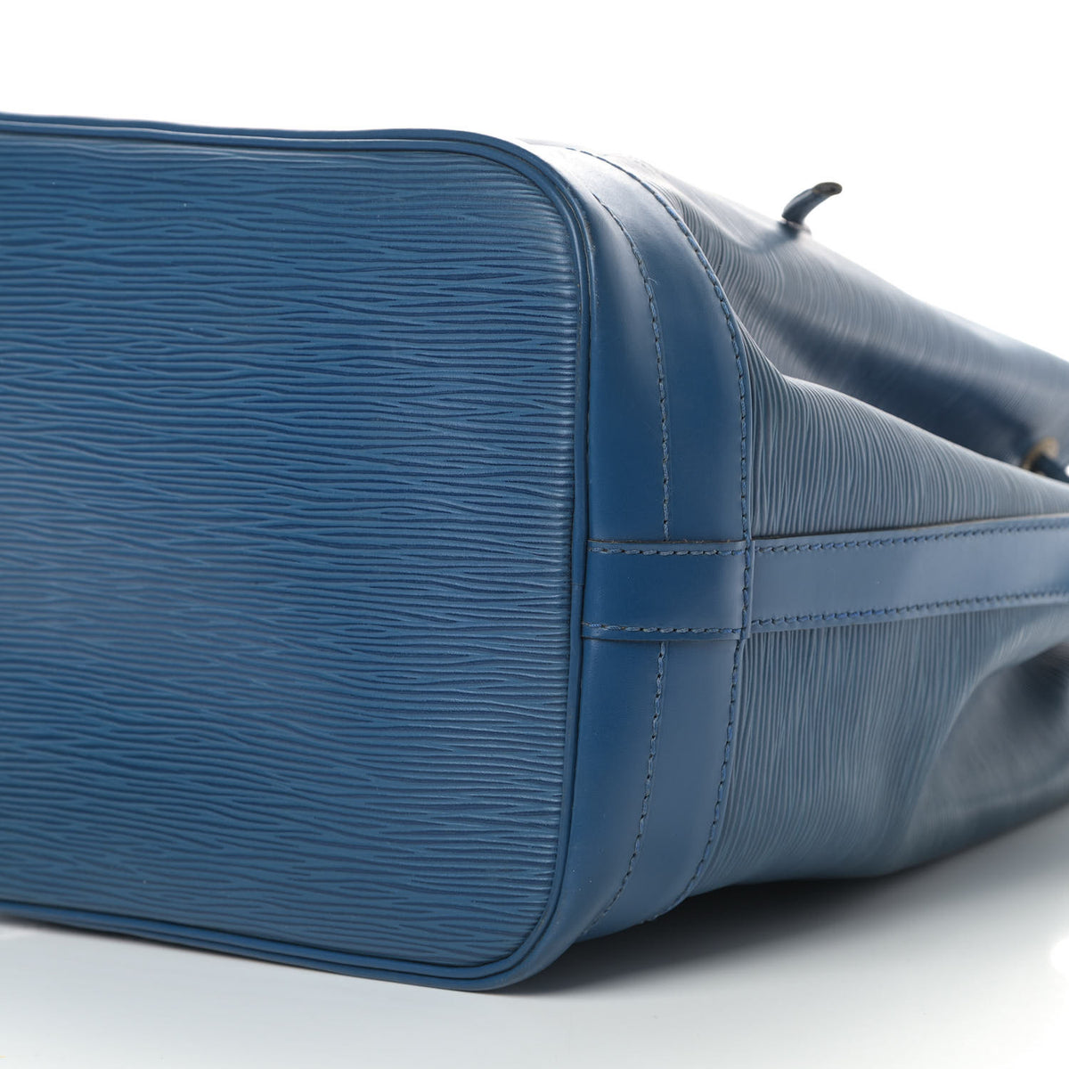 Louis Vuitton Epi Noe Toledo 6 of 11