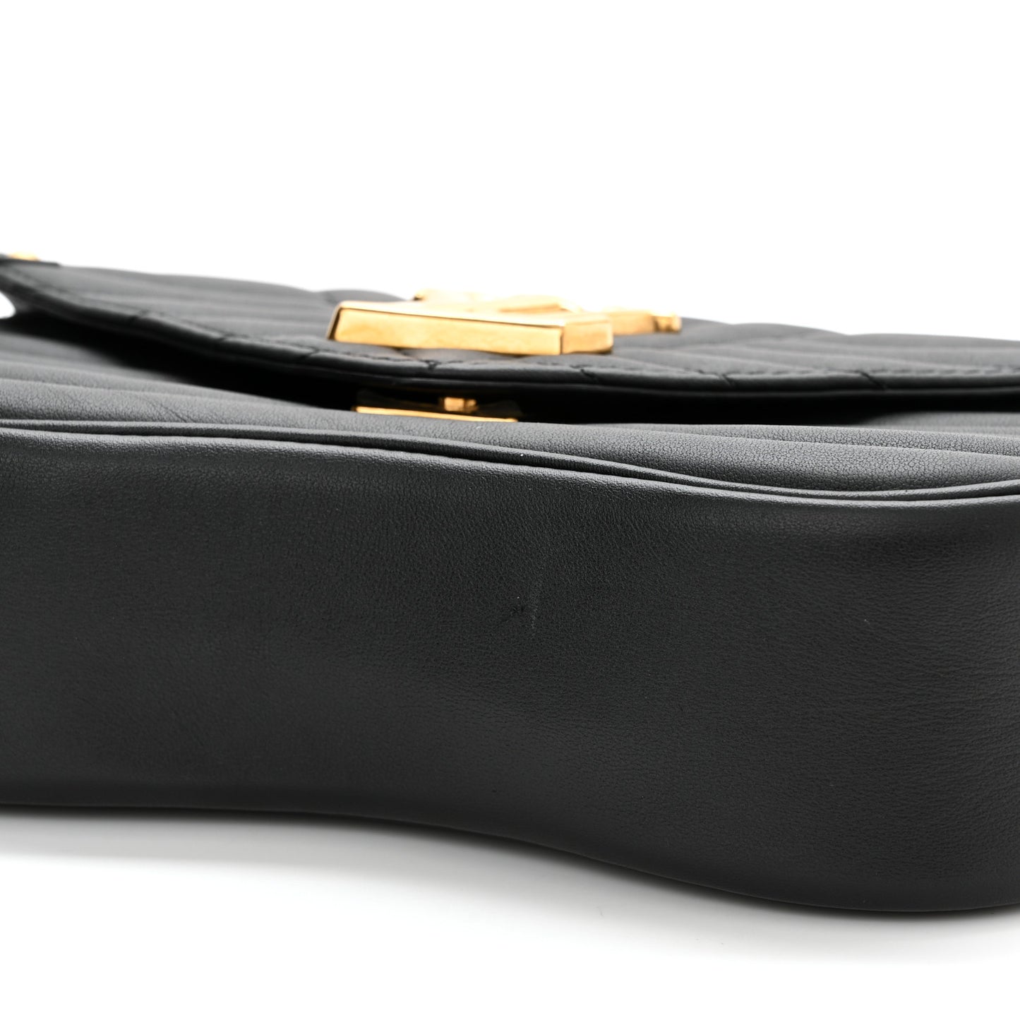 Calfskin New Wave Chain MM Black