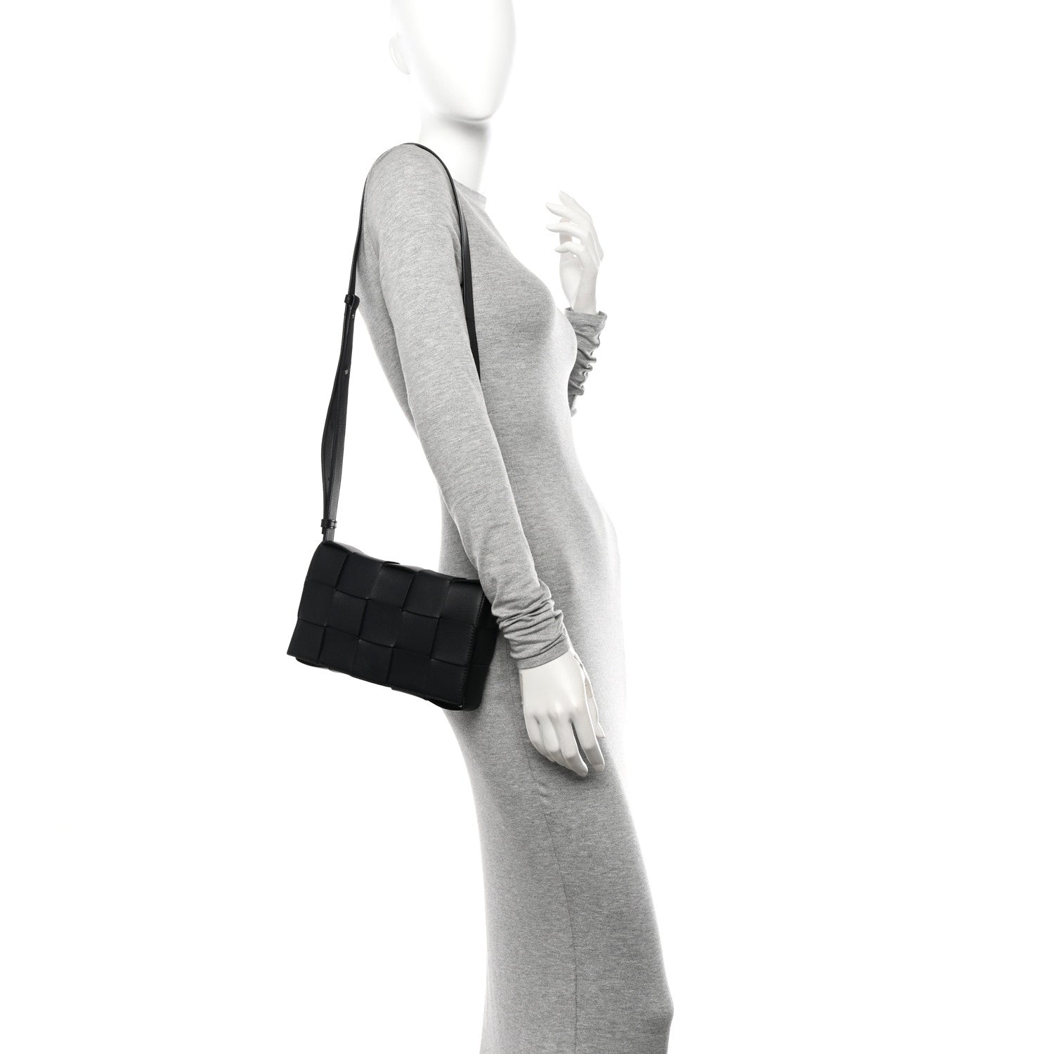 Bottega Veneta Lambskin Maxi Intrecciato Cassette Crossbody Bag Black 3 of 10