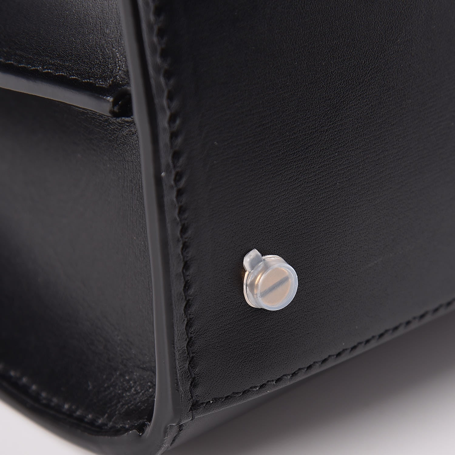 Saint Laurent Kid Scamosciato Smooth Calfskin Medium Classic Monogram Cassandra Top Handle Black Rouge Legion 10 of 10