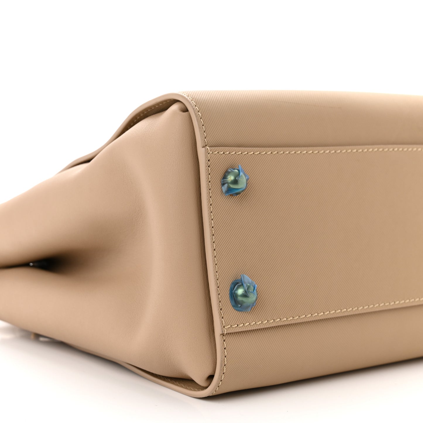 Trench Calfskin Medium Buckle Tote Honey