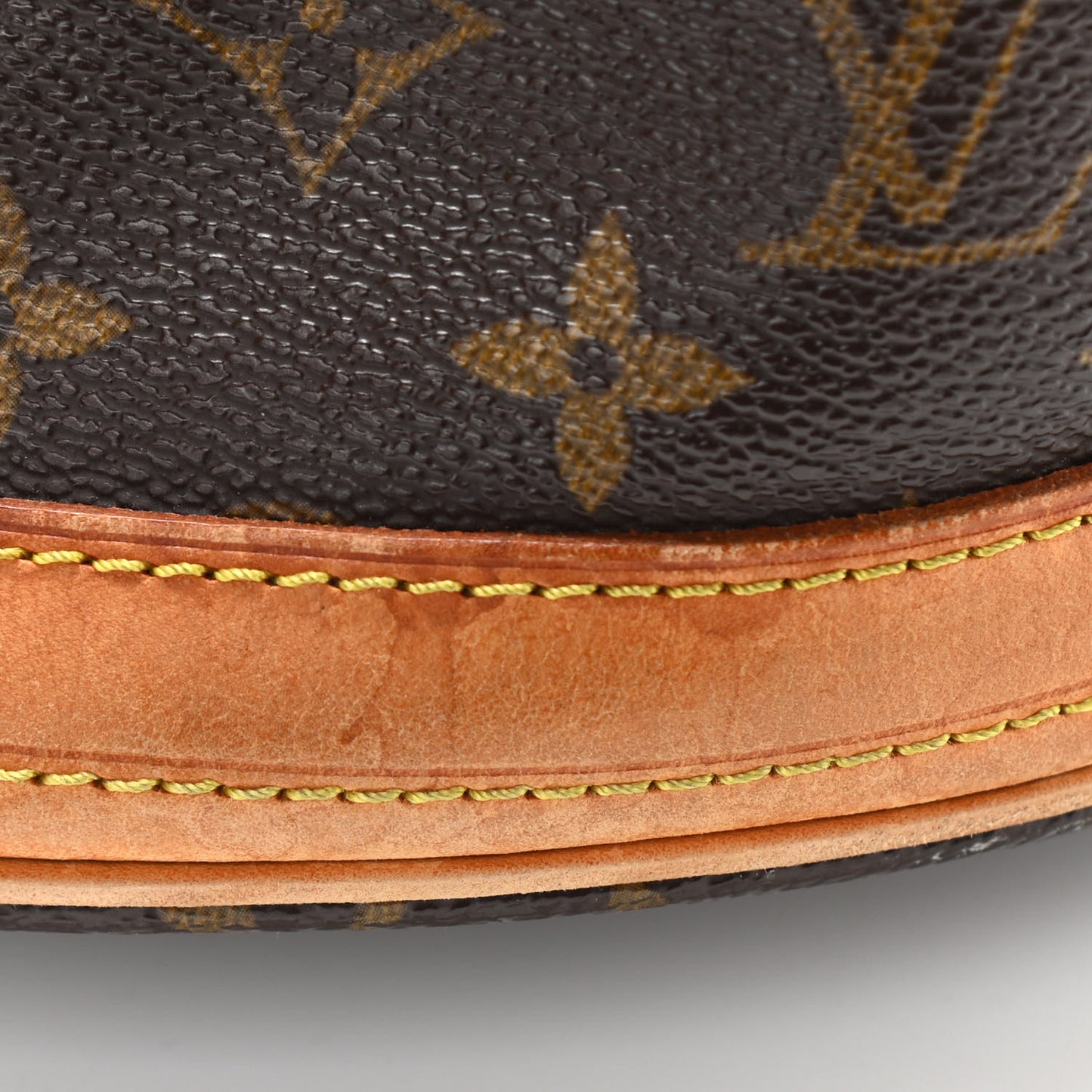 Monogram Petit Bucket 23