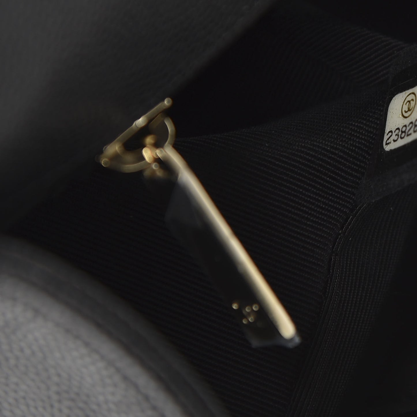 Caviar Quilted New Medium Boy Flap Black