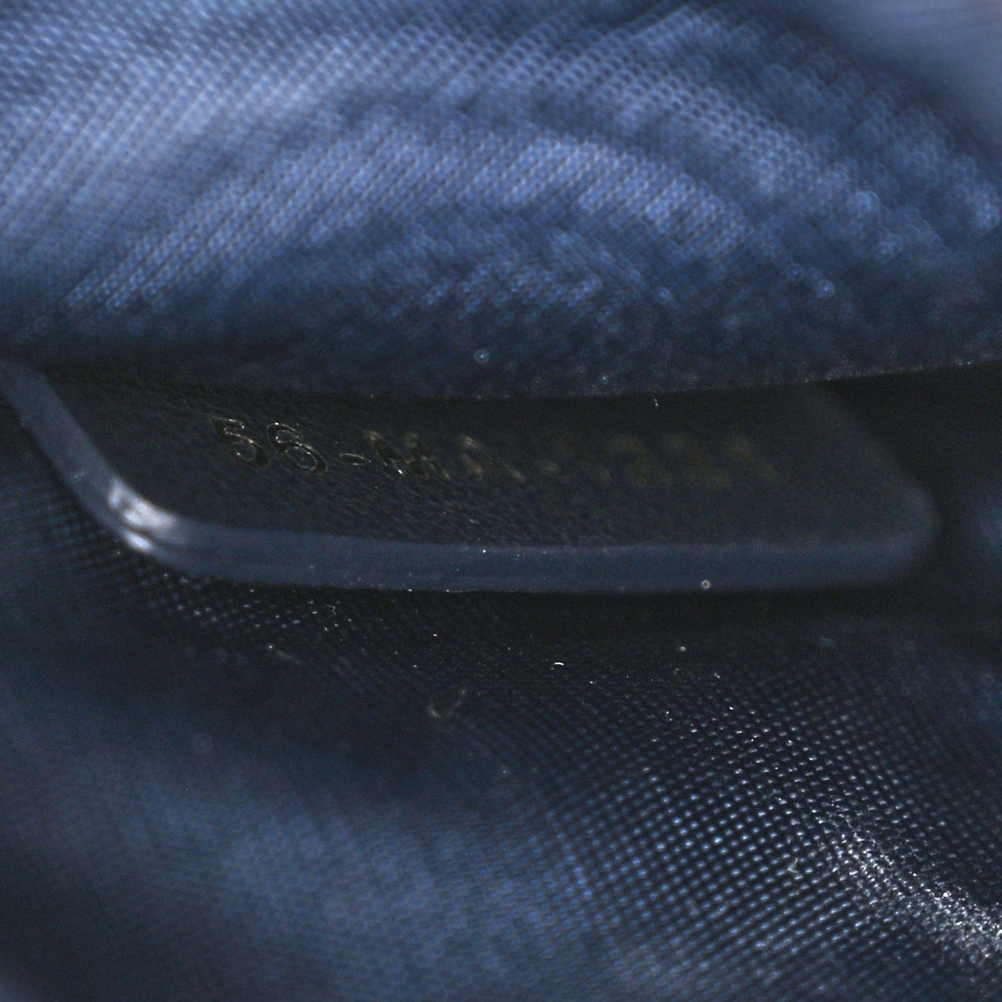 Oblique Saddle Chain Pouch Blue