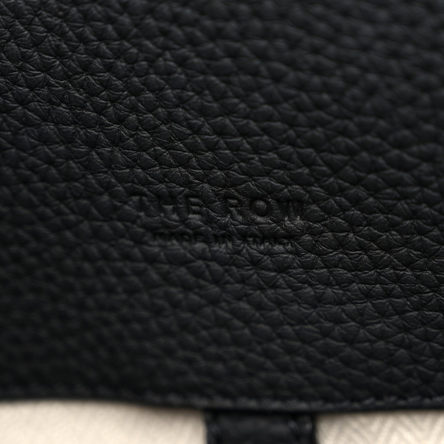 Matte Grained Calfskin Soft Margaux 15 Black