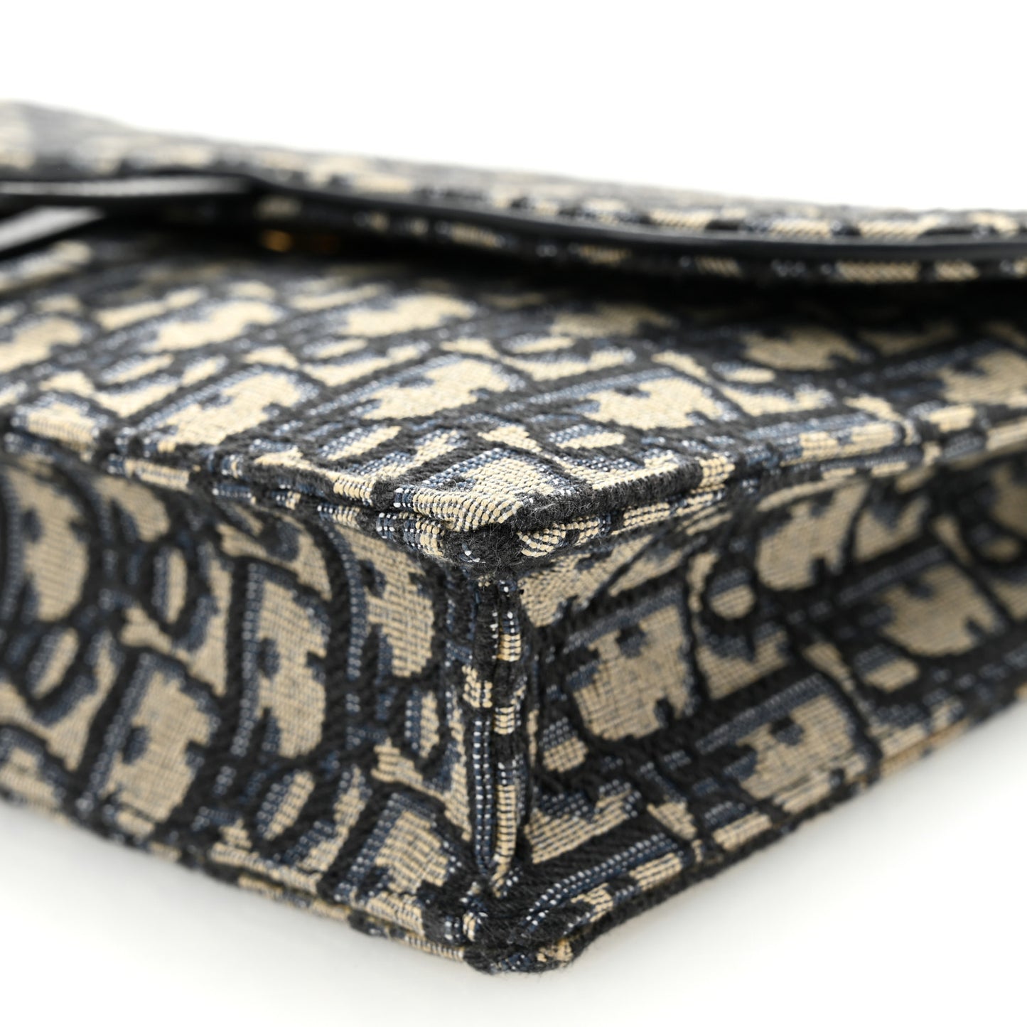 Oblique Saddle Chain Pouch Blue
