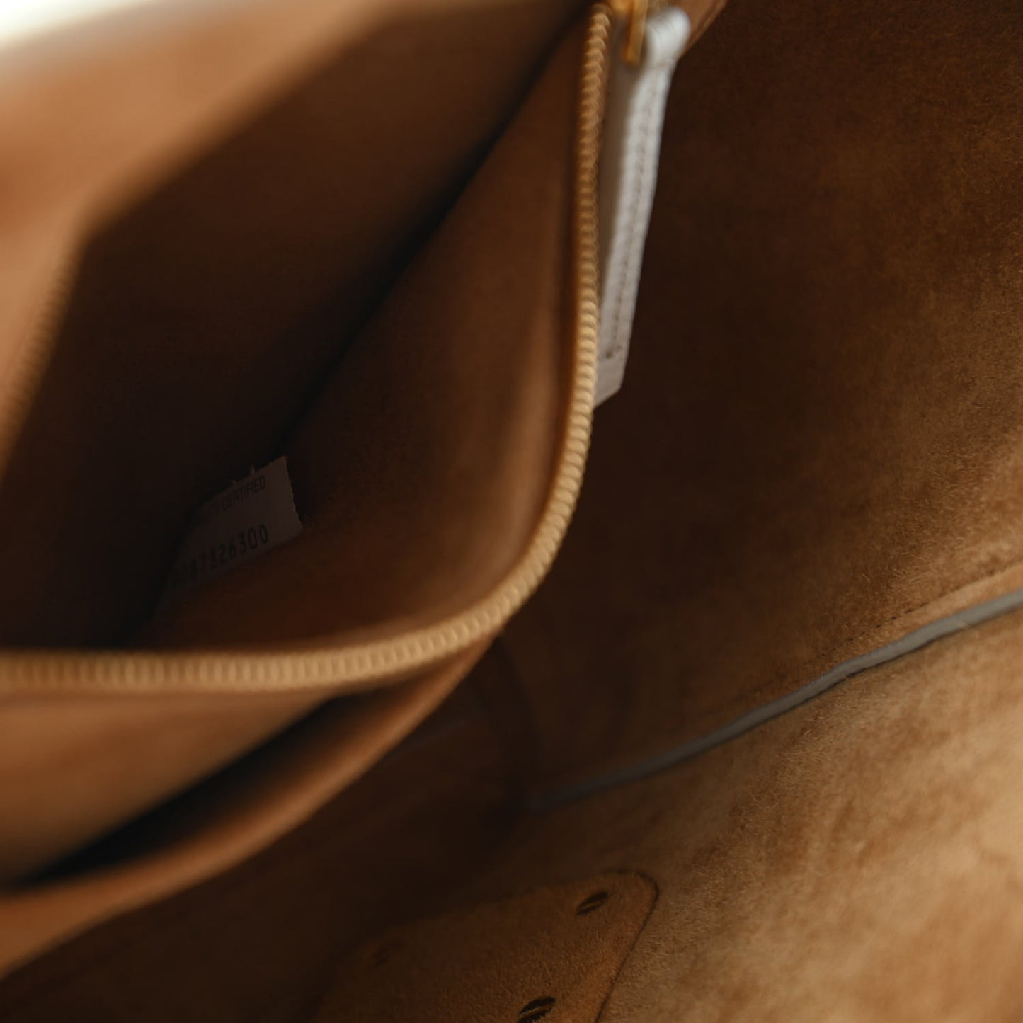 Grainy Calfskin Small Arco Plaster