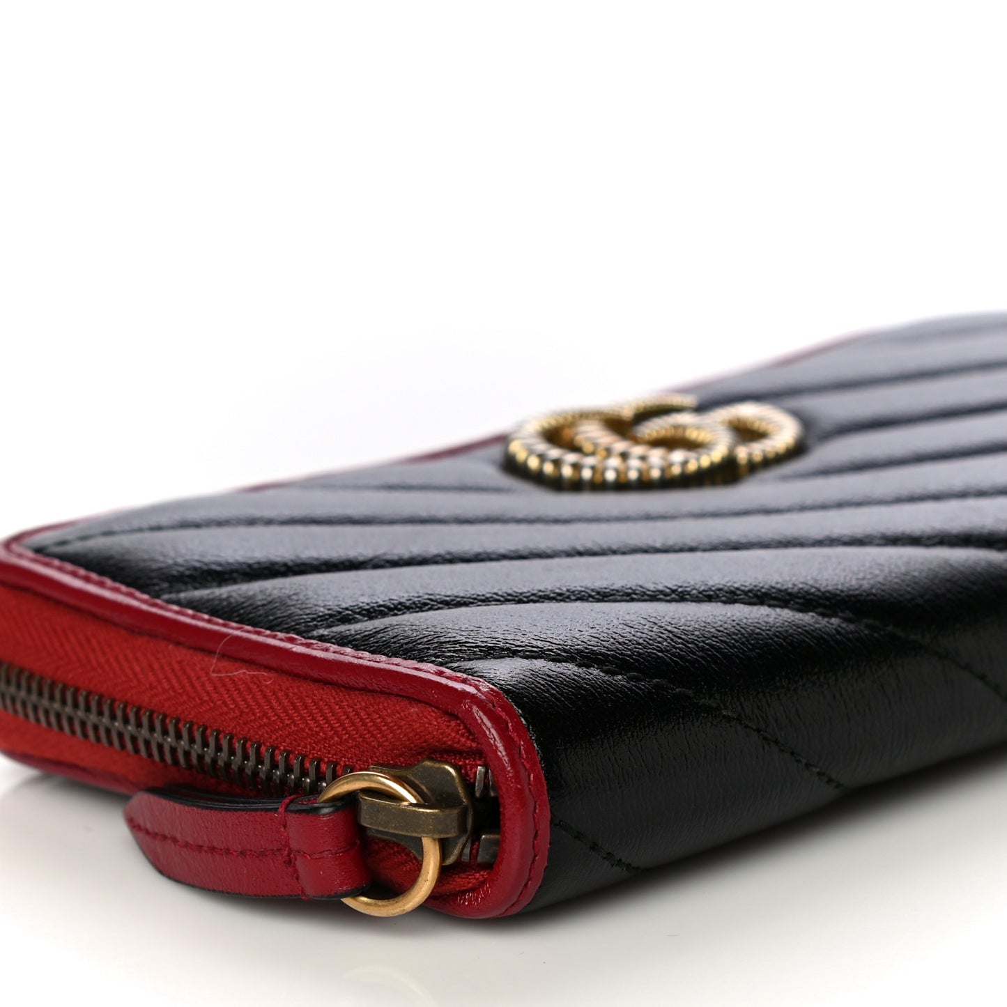 Vintage Effect Calfskin Matelasse Diagonal Torchon GG Marmont Zip Around Wallet Black Romantic Cherry