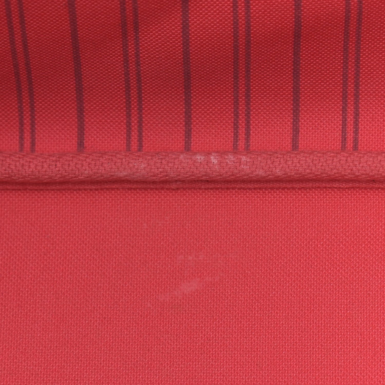 Louis Vuitton Monogram V Neverfull MM Grenade 9 of 13