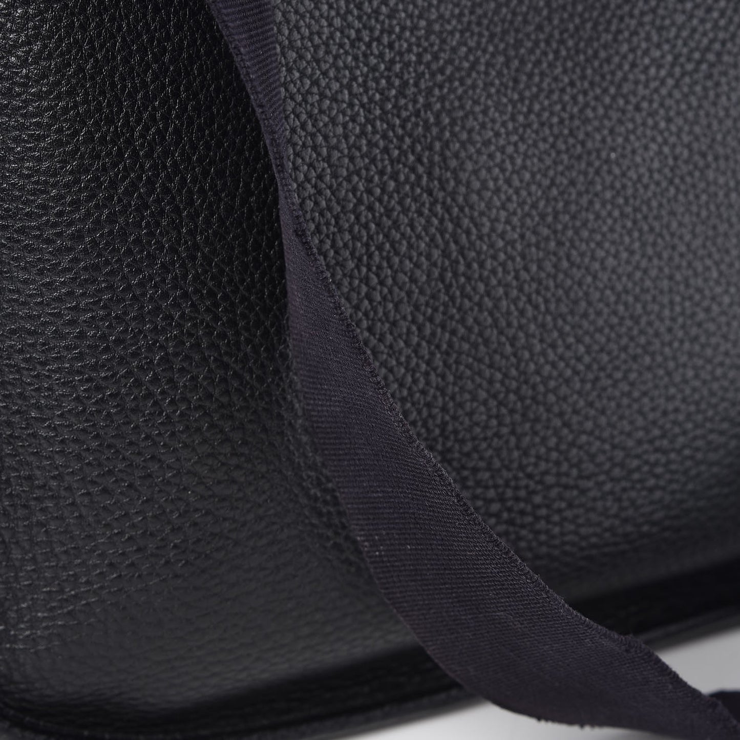 Taurillon Clemence Evelyne GM Black