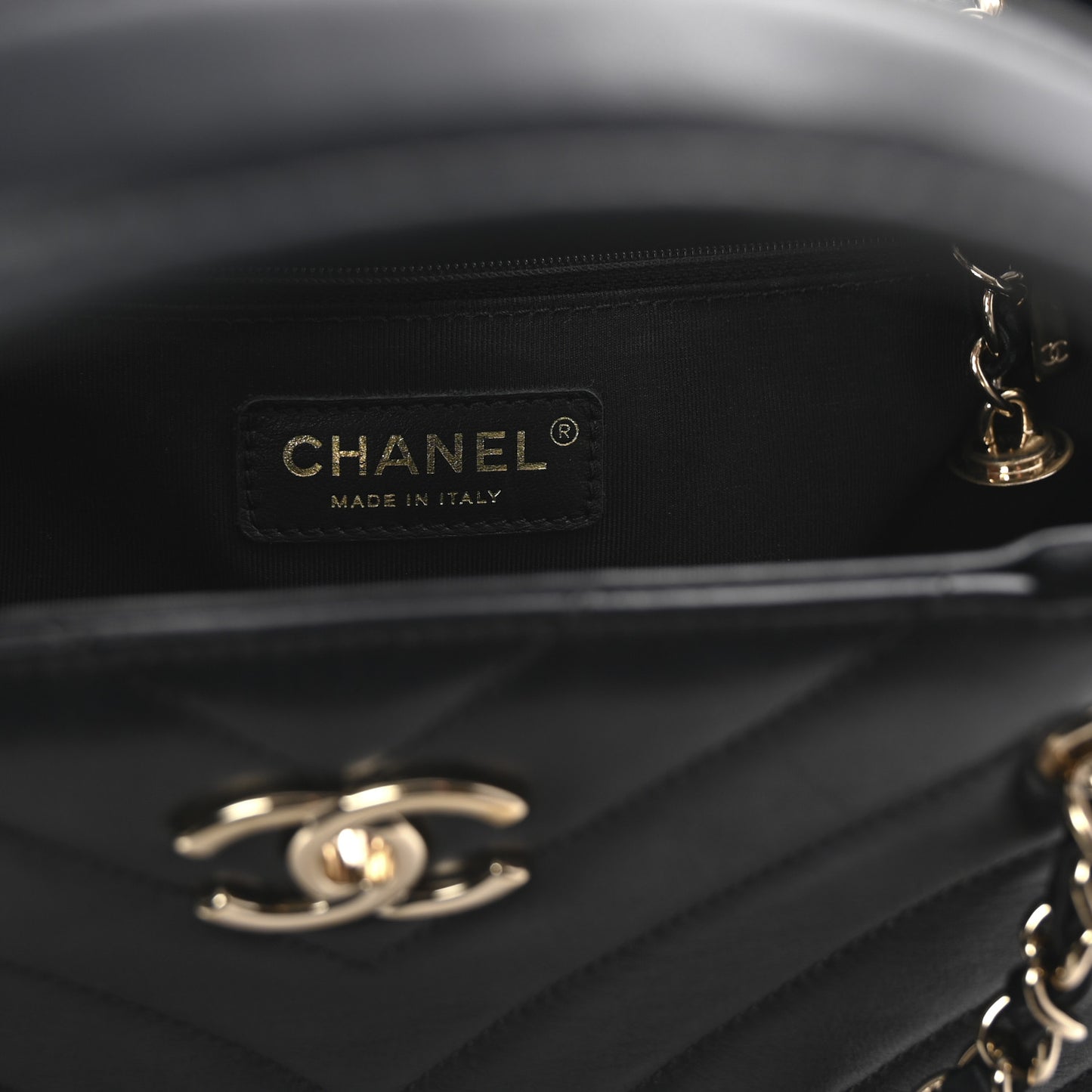 Calfskin Chevron Quilted Statement Shopping Tote Black