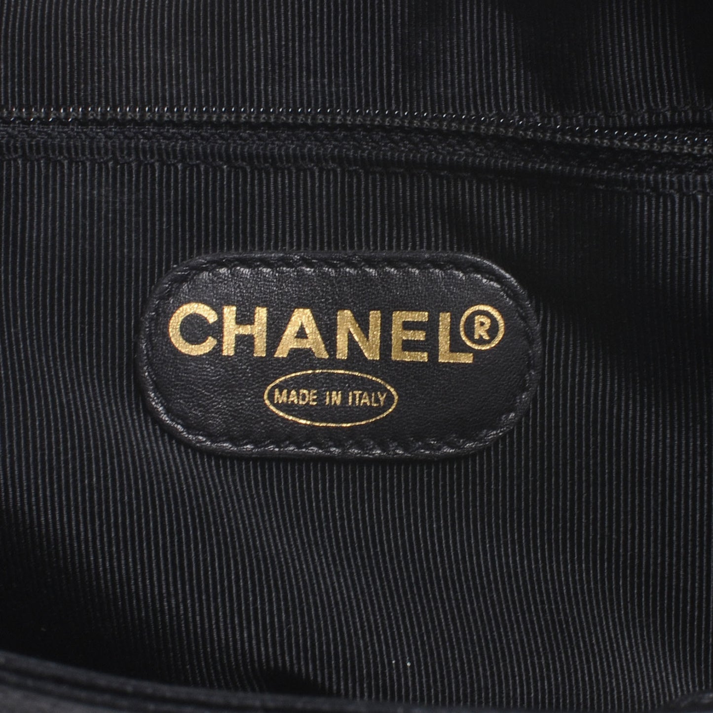 Caviar Shoulder Bag Black GHW