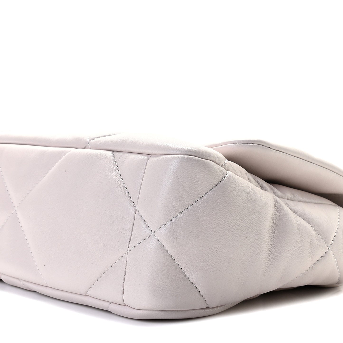 Lambskin Quilted Medium Chanel 19 Flap Light Purple