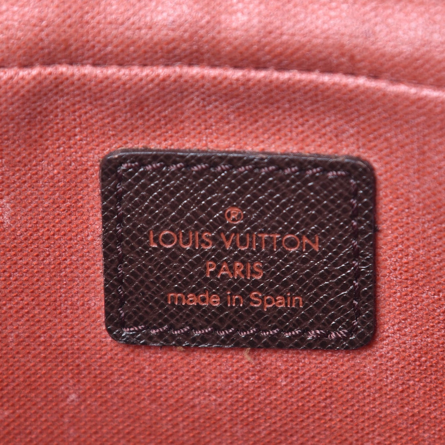 Damier Ebene Trousse Toilette 28