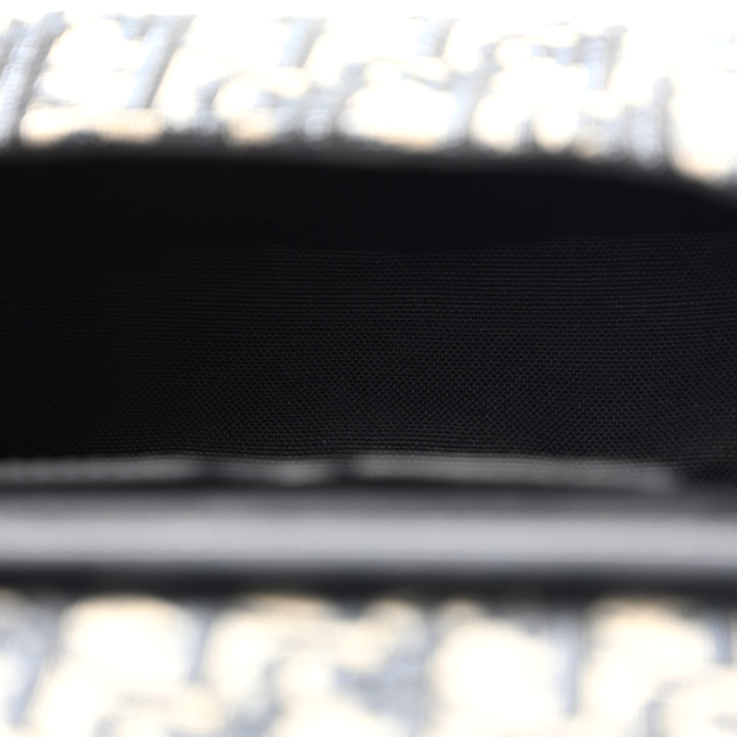 Oblique Medium Bobby Flap Blue