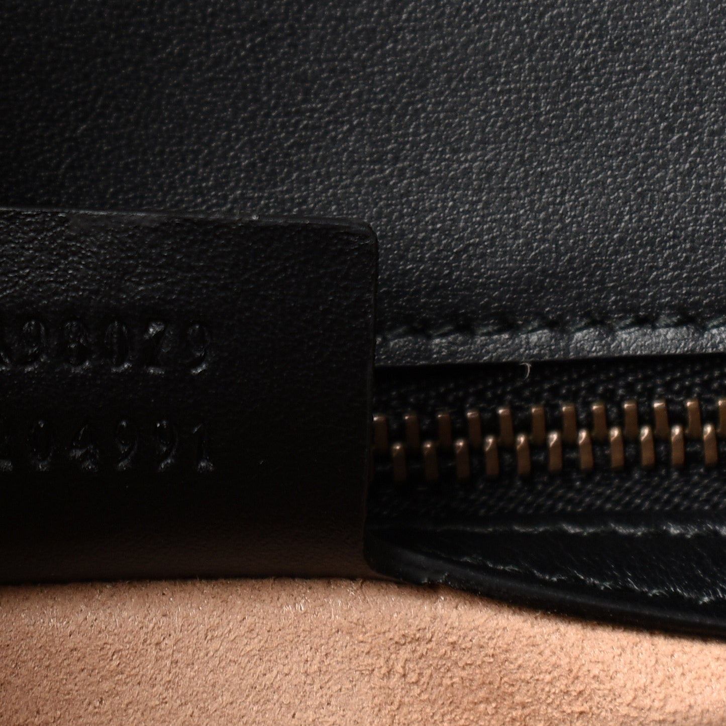Calfskin Matelasse GG Marmont Clutch Black