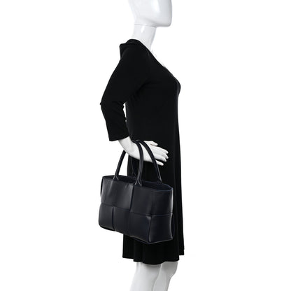Bottega Veneta Nappa Maxi Intrecciato Medium Arco Tote Space 2 of 13