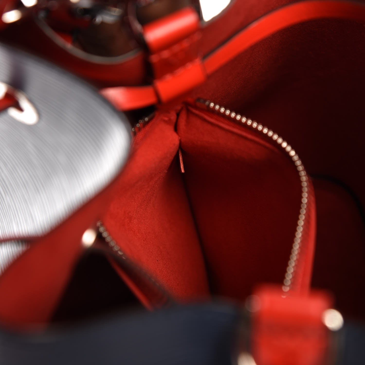 Louis Vuitton Epi Neonoe Indigo Coquelicot 6 of 9