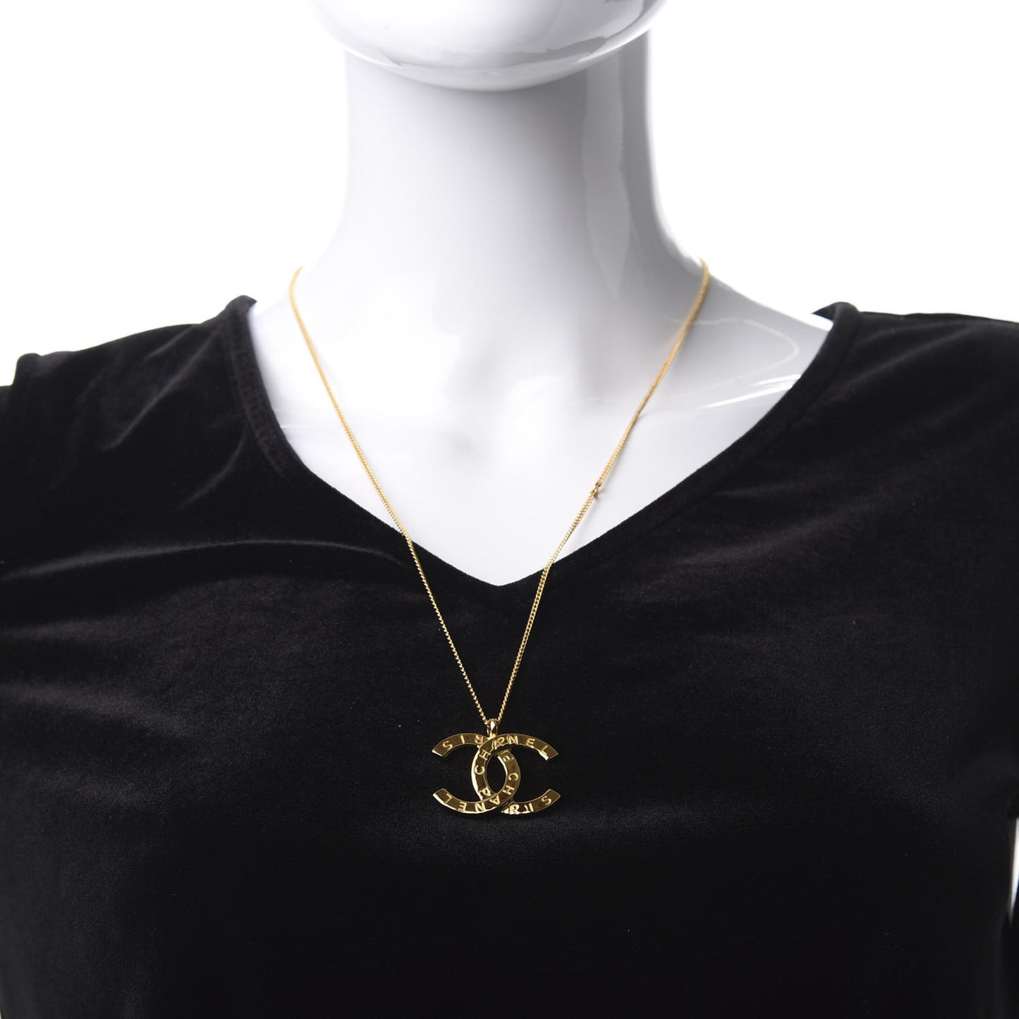 Metal CC Paris Button Necklace Gold