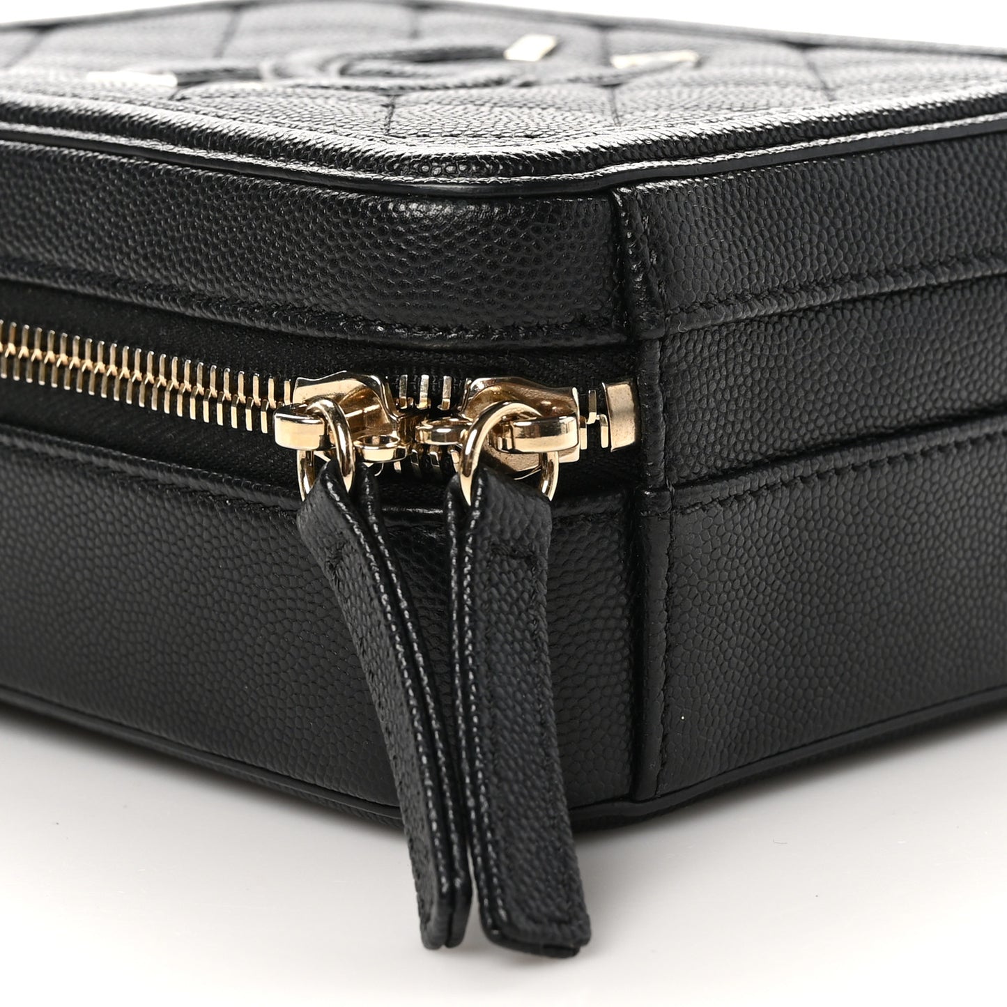 Caviar Quilted CC North South Filigree Vanity Case Black