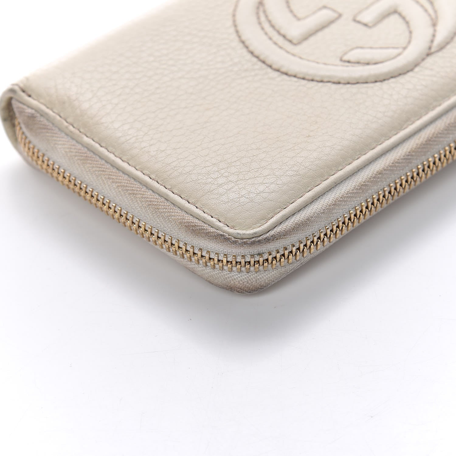 Gucci Pebbled Calfskin Soho Zip Around Wallet Off White 10 of 14