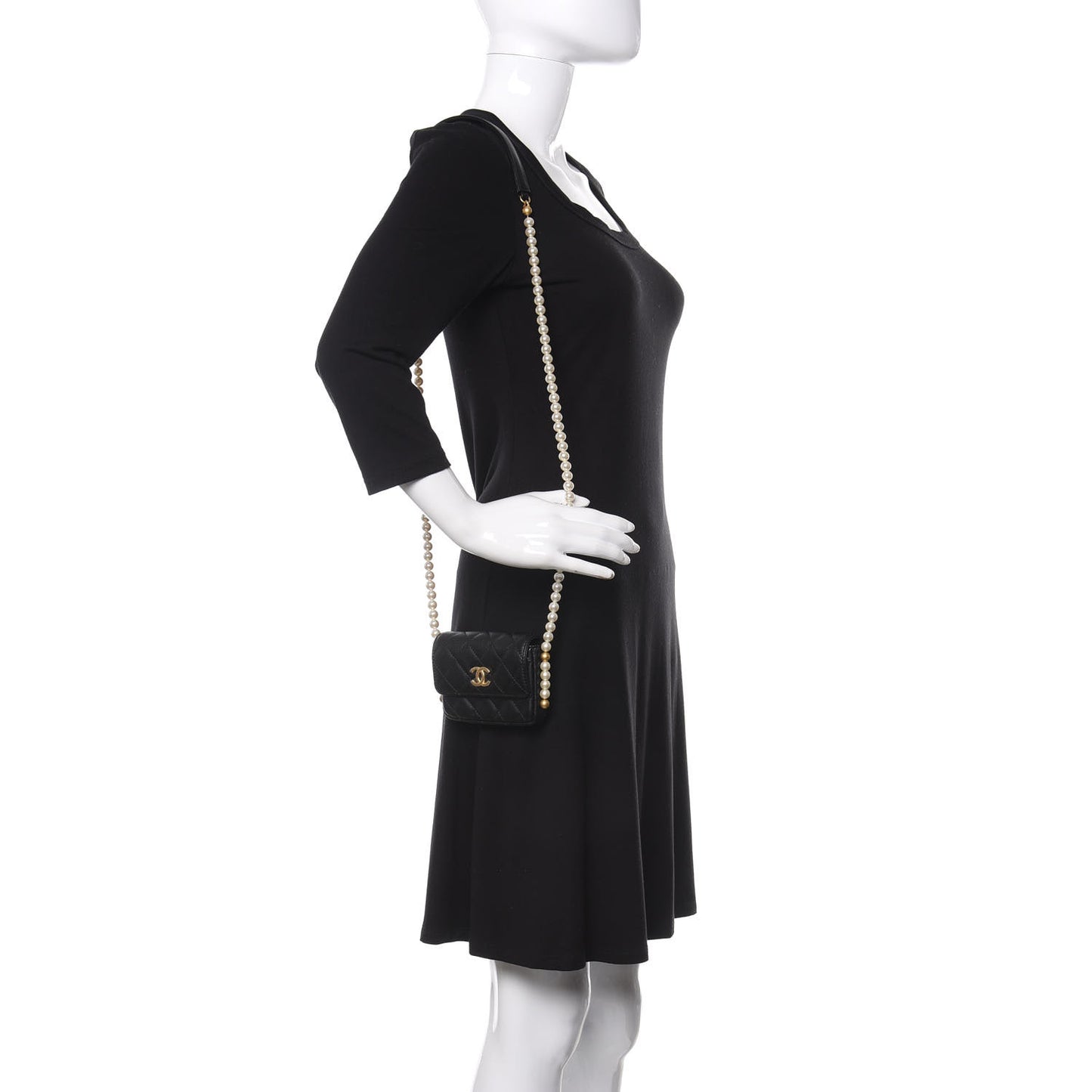 Calfskin Quilted About Pearls Card Holder Flap With Chain Black