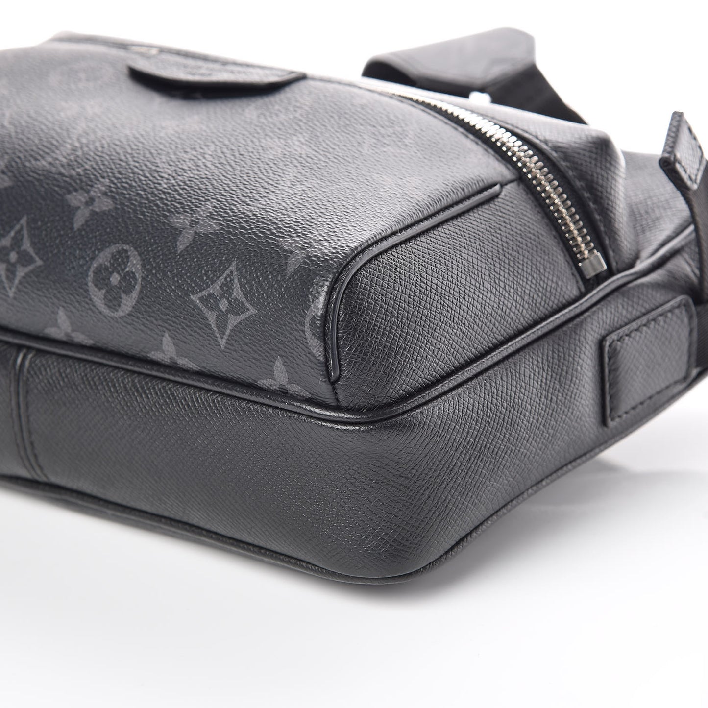 Taiga Monogram Eclipse Outdoor Messenger Black