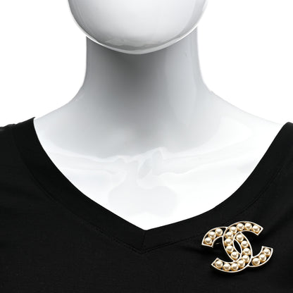 Chanel Pearl CC Brooch Light Gold 2 of 5