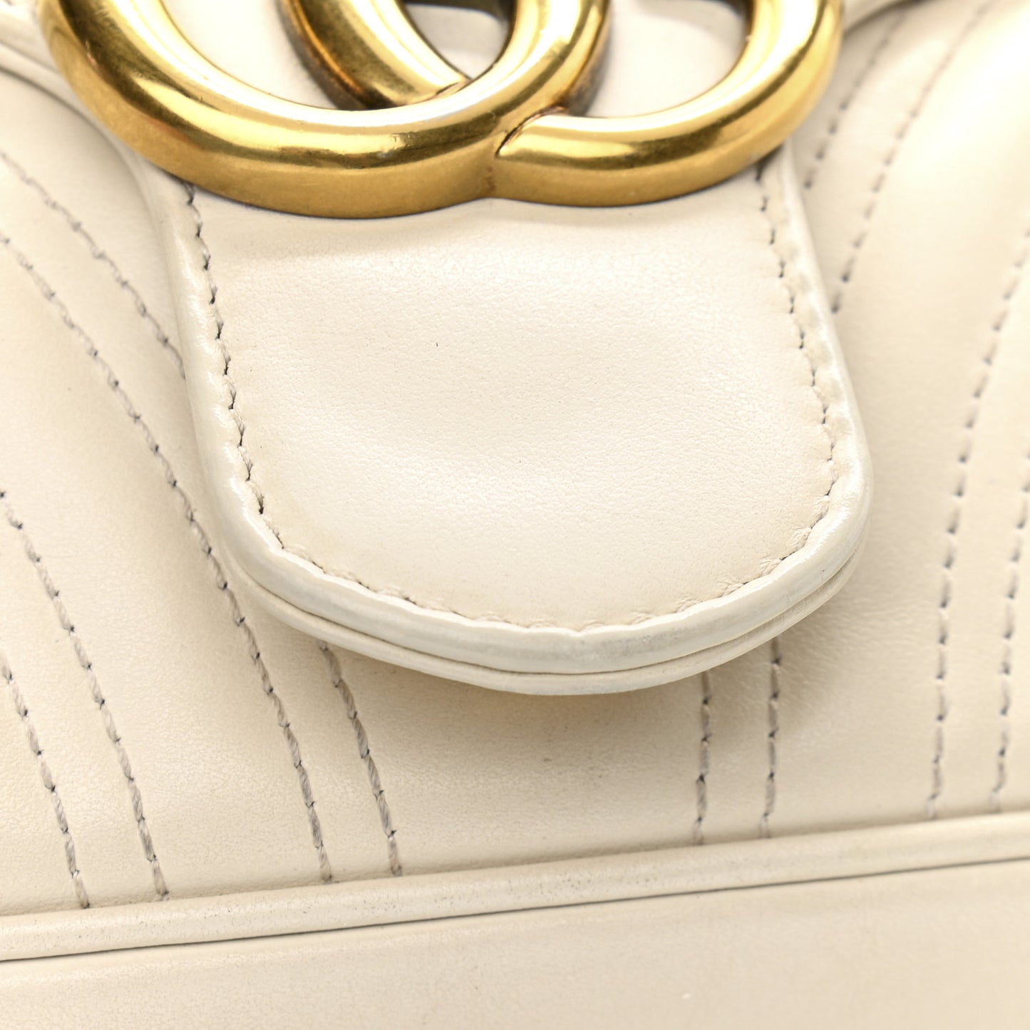 Calfskin Matelasse Small GG Marmont Shoulder Bag White
