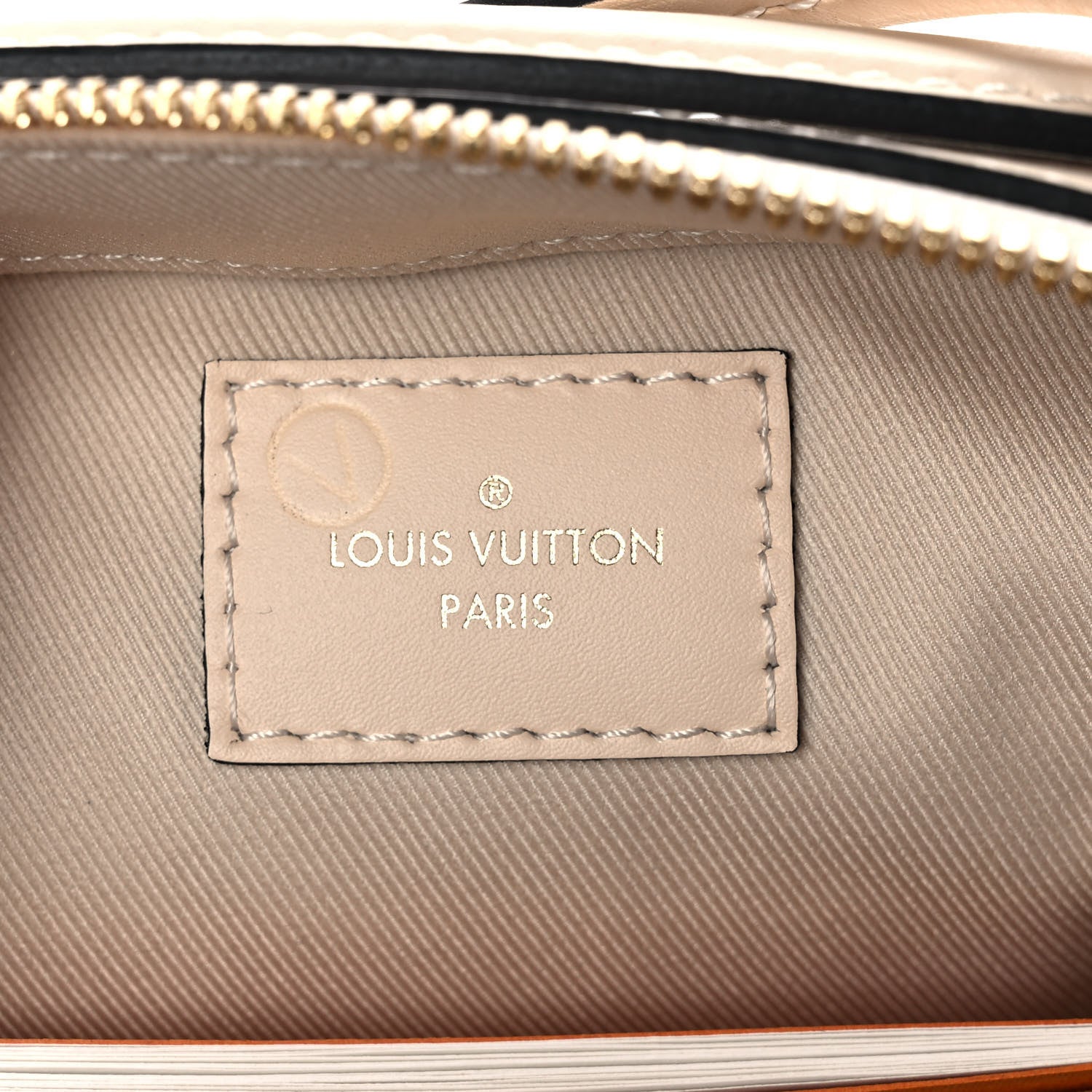 Louis Vuitton Monogram Saintonge Creme 6 of 11