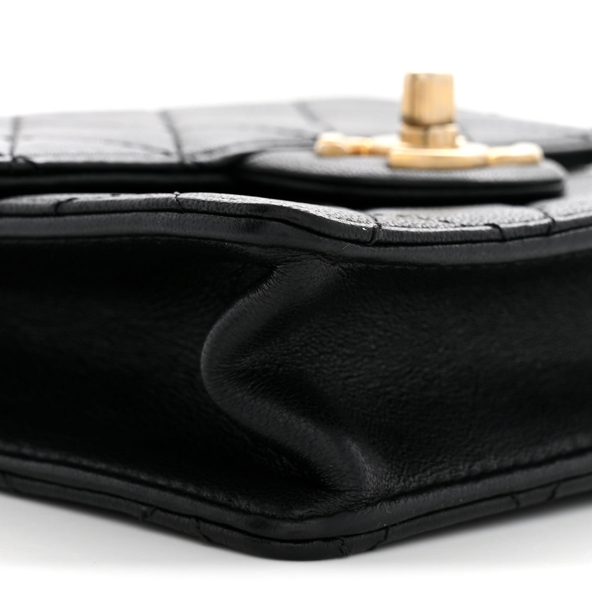 Goatskin Quilted Chic Pearls Flap Black