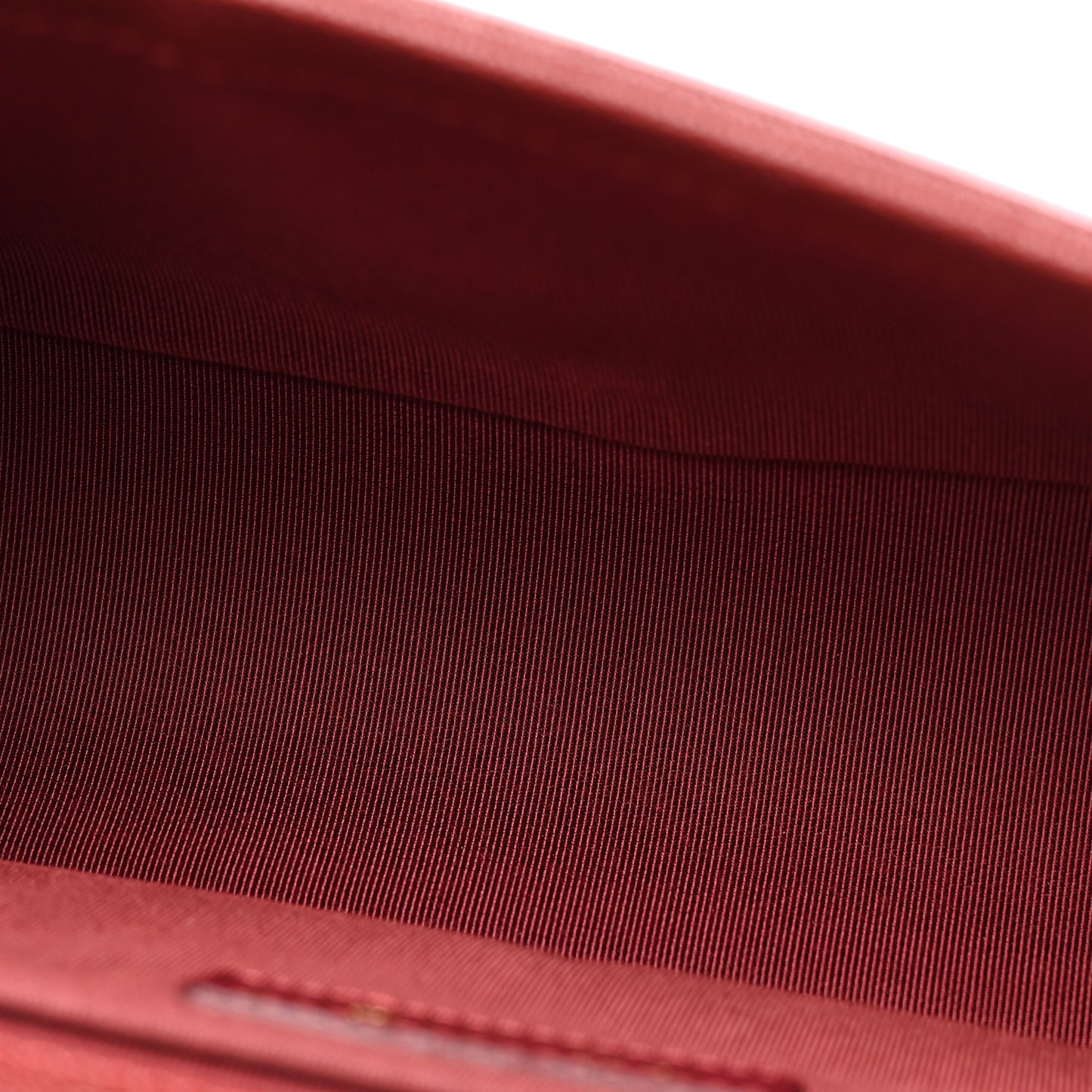 Caviar Quilted Medium Boy Flap Burgundy