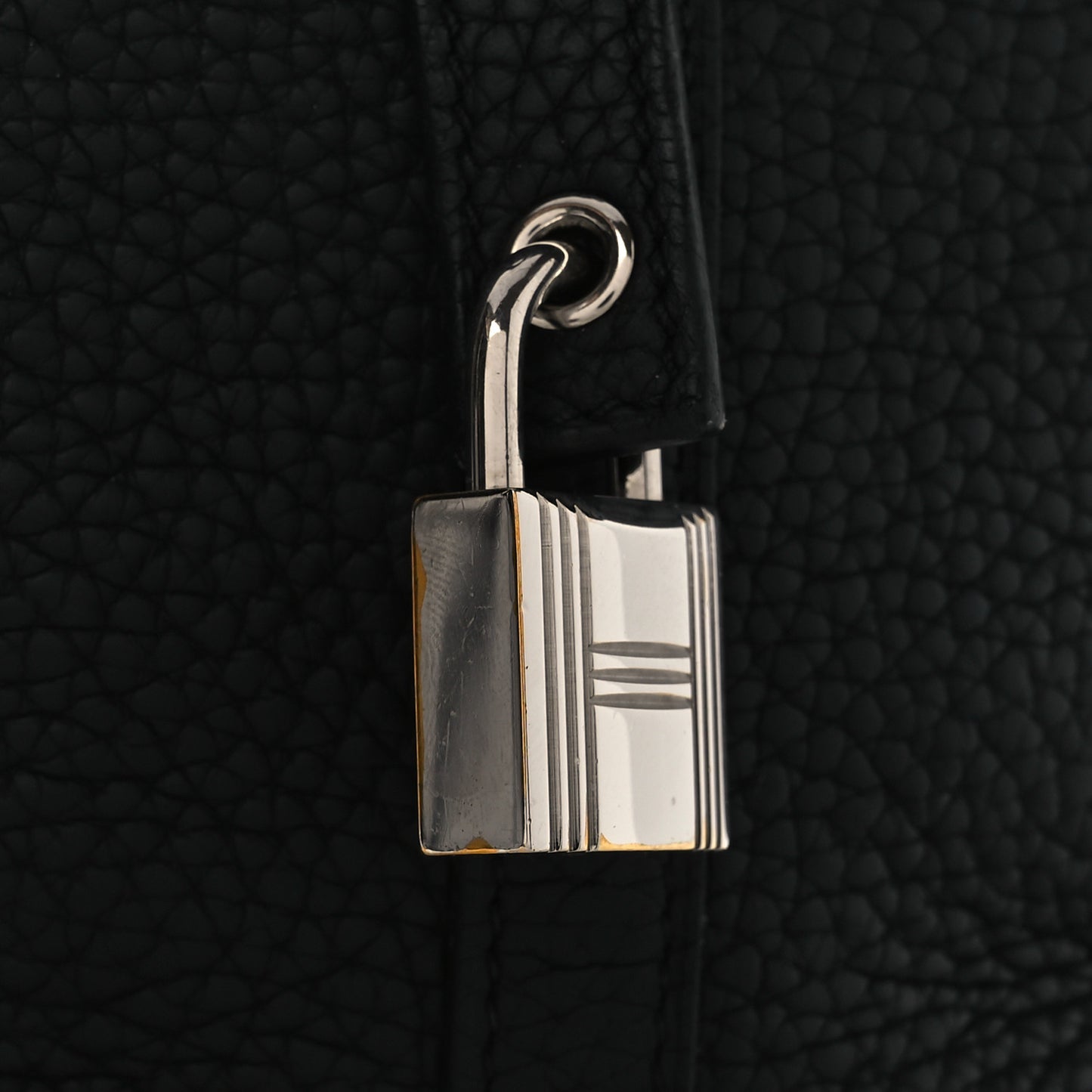Taurillon Clemence Picotin Lock 22 MM Black