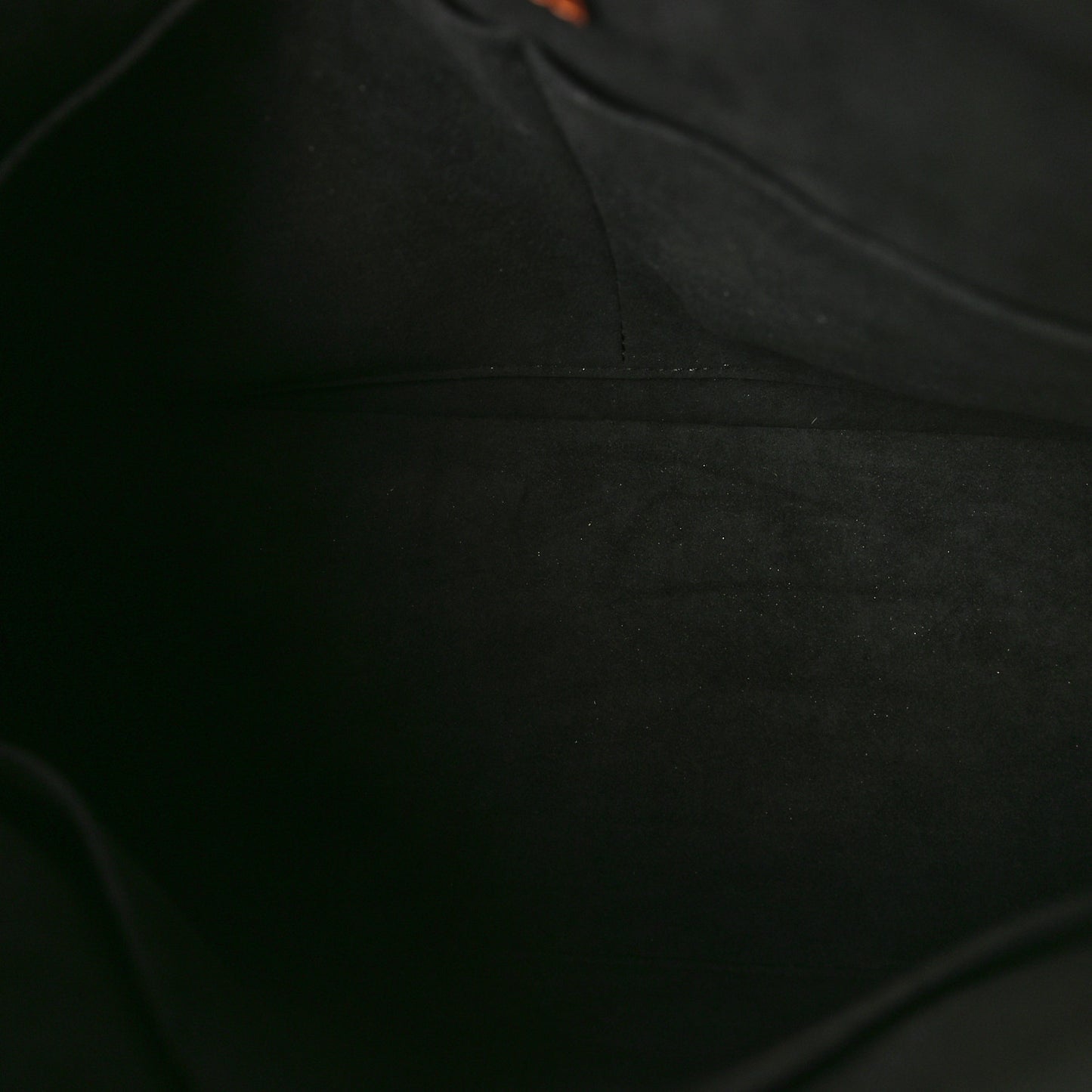 Monogram V Tote MM Black