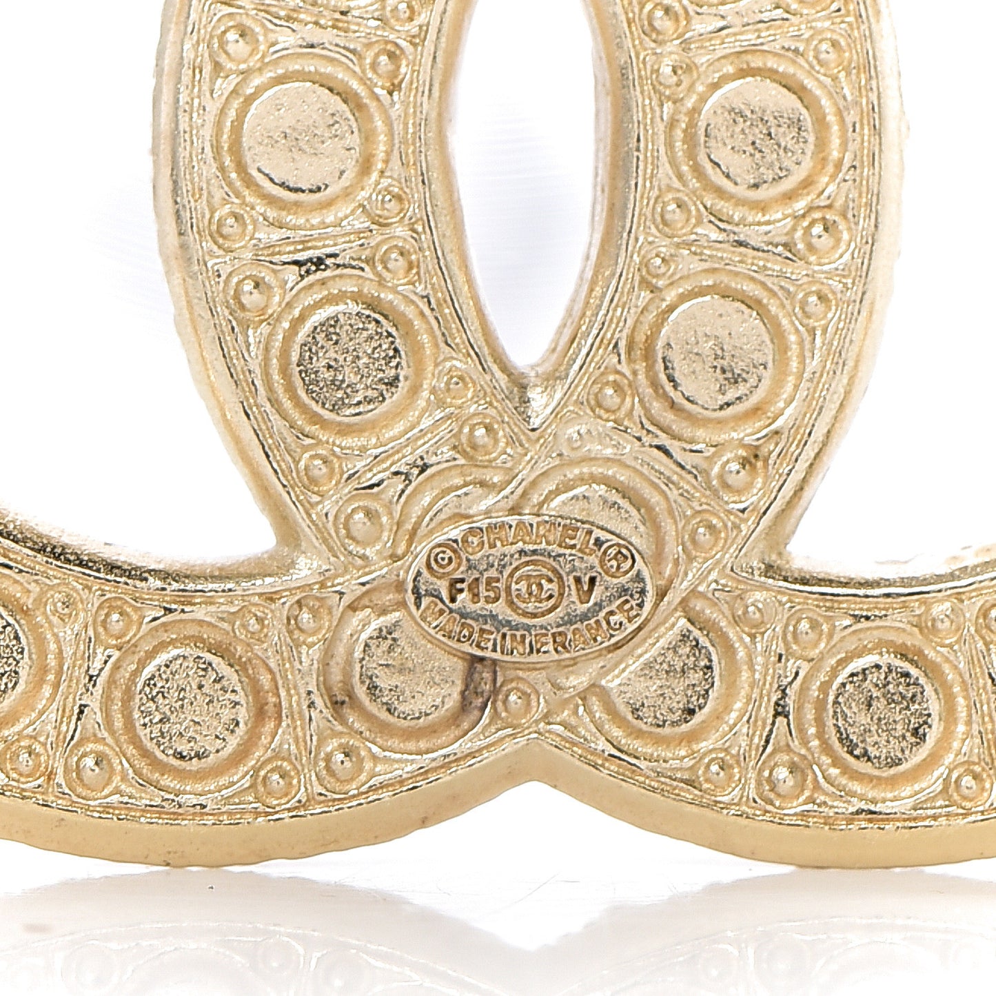 Pearl CC Brooch Gold
