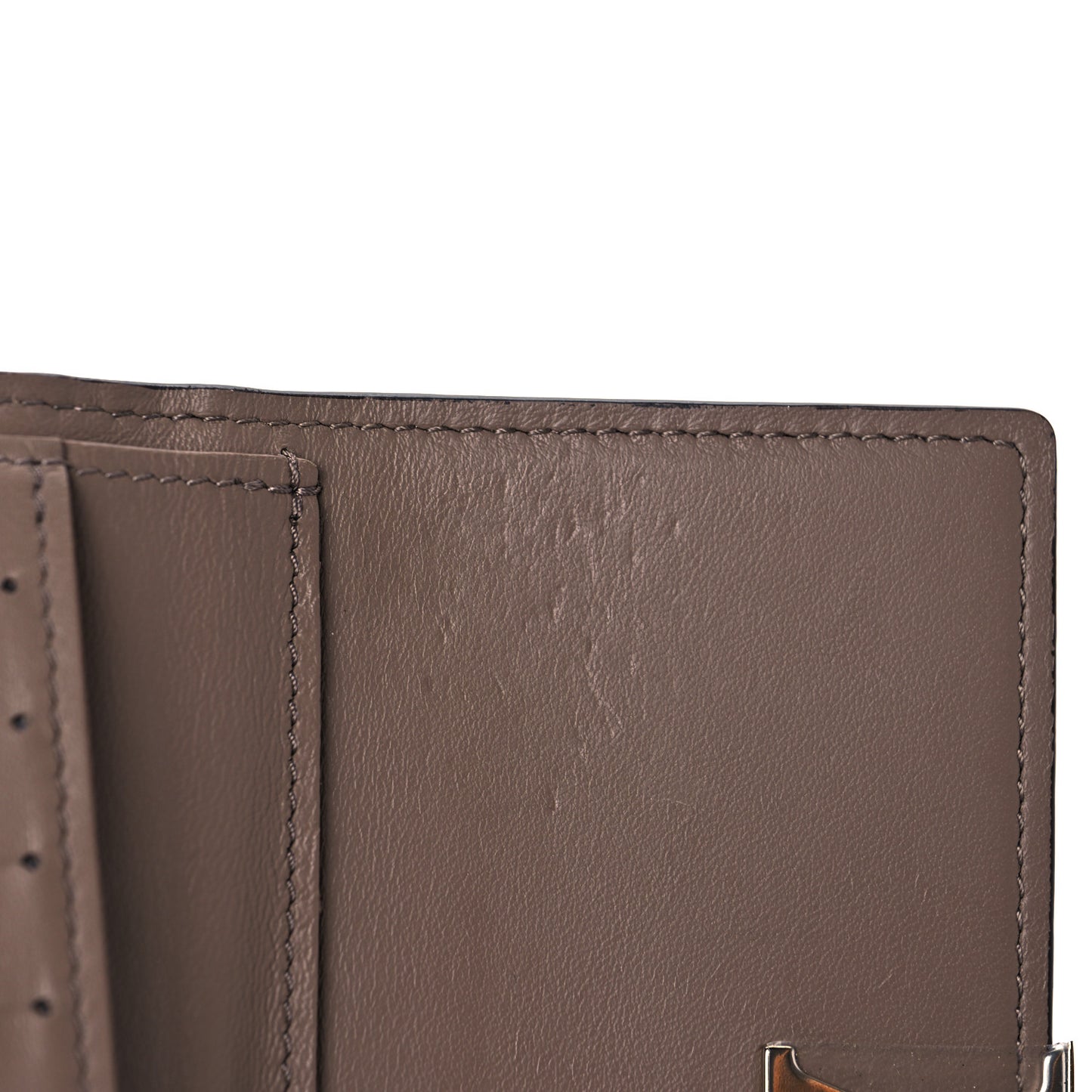 Taurillon Capucines Compact Wallet Magnolia