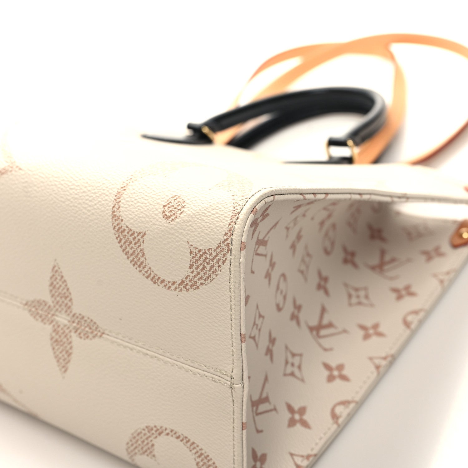 Louis Vuitton Monogram Dune Giant Onthego MM 9 of 13