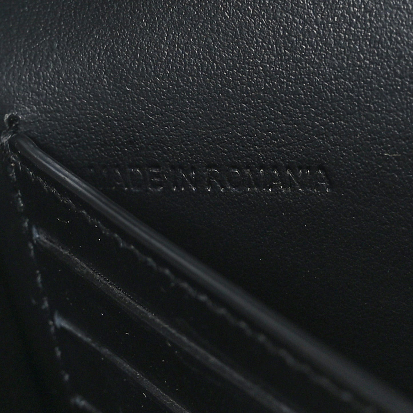 Calfskin Vintage Check Hannah Wallet with Detachable Strap Black