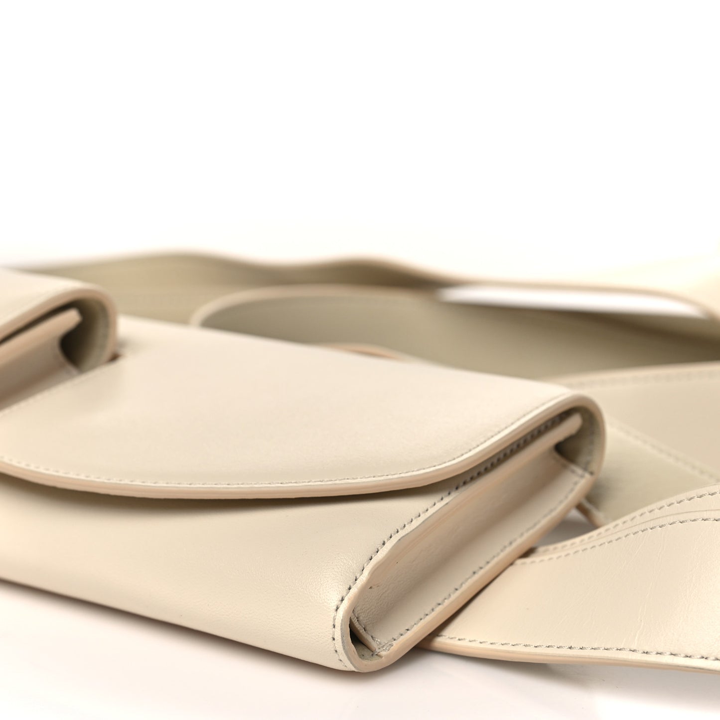 Smooth Calfskin Horizontal Belt Bag Ivory