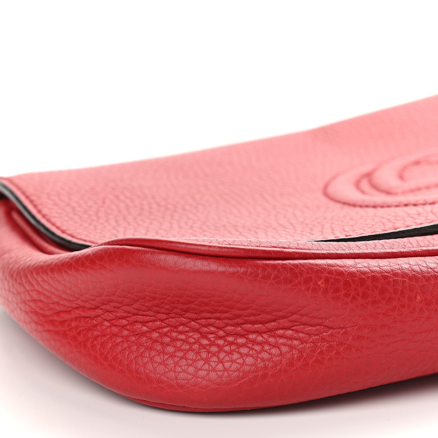 Pebbled Calfskin Medium Soho Flap Crossbody Tabasco Red