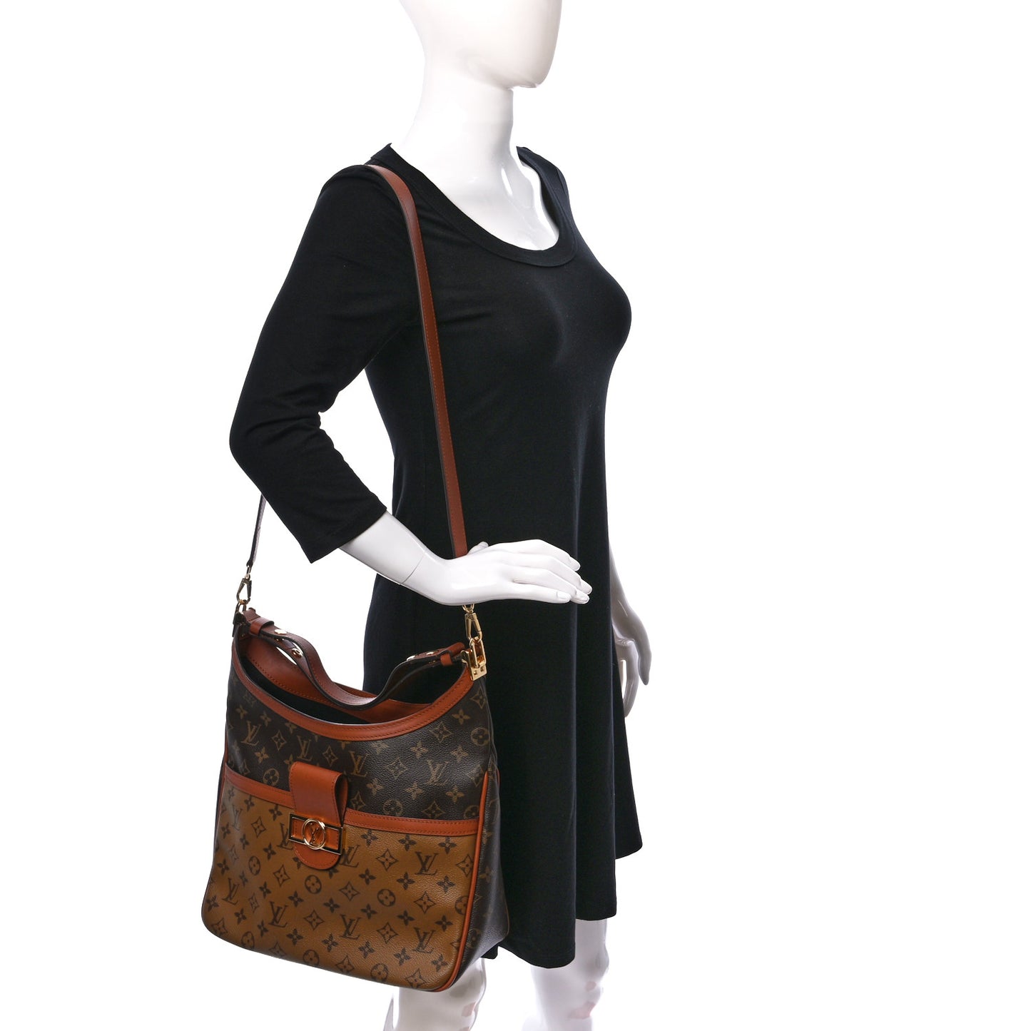 Reverse Monogram Dauphine Hobo MM