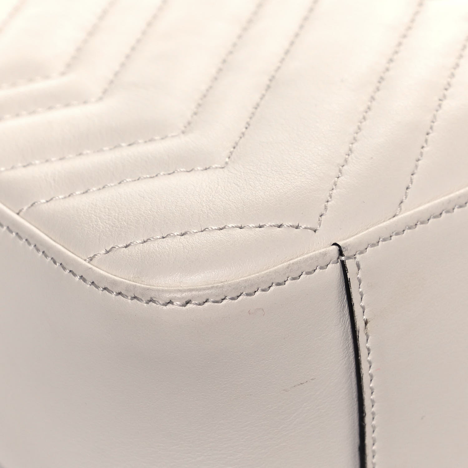 Gucci Calfskin Matelasse Animal Studs Medium GG Marmont Shoulder Bag Mystic White 11 of 20
