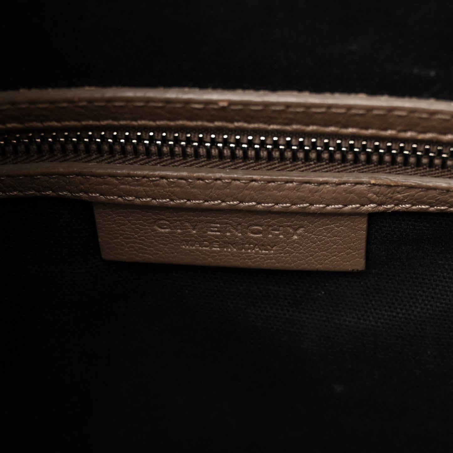 Sugar Goatskin Small Antigona Mastic