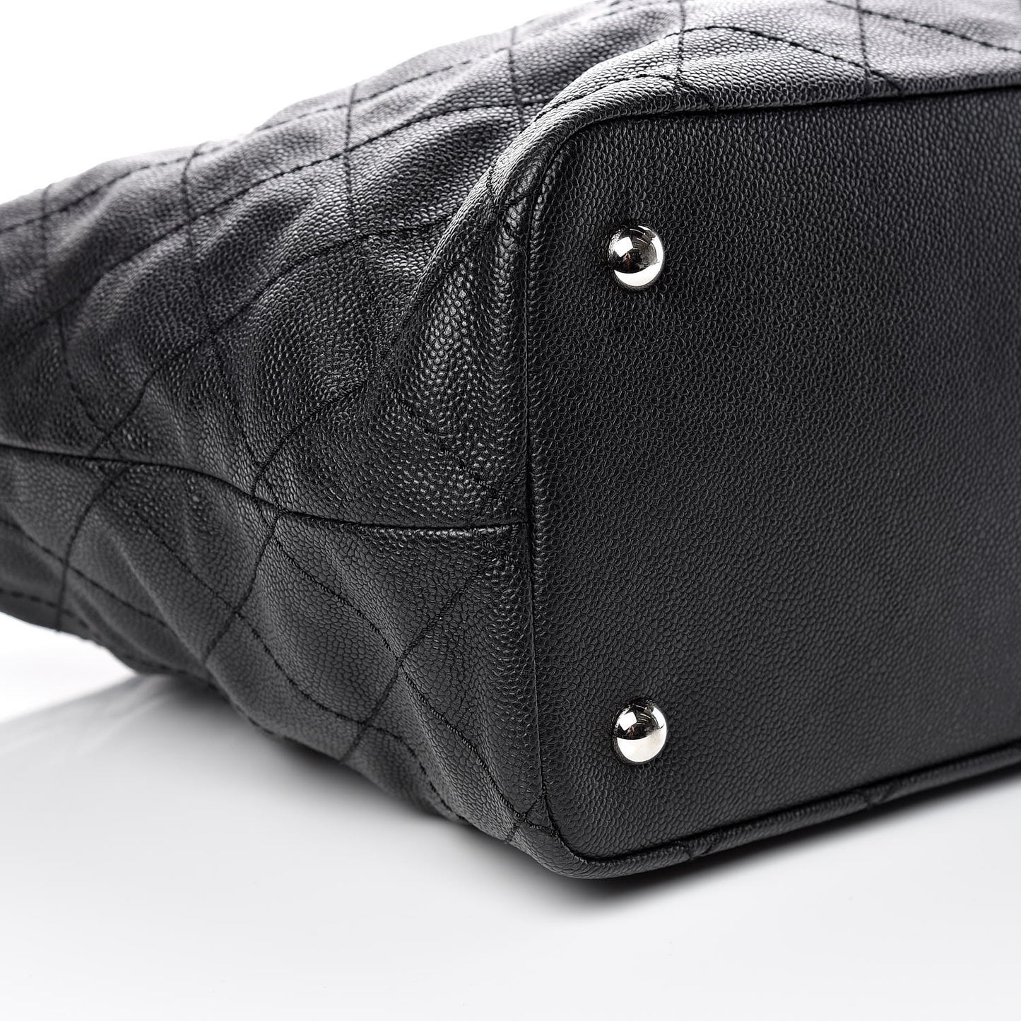 Grained Calfskin Quilted Large Daily Tote Black